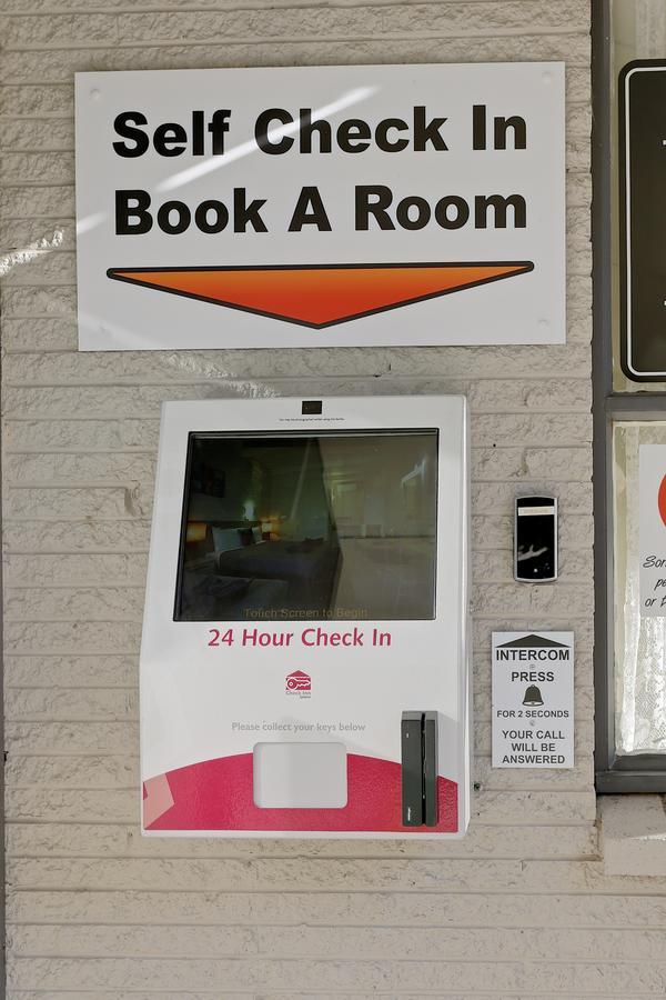 Castle Creek Motor Inn Euroa Exterior foto
