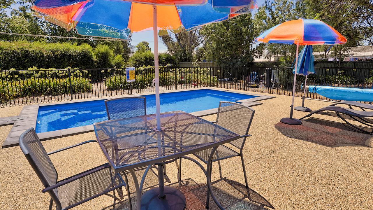 Castle Creek Motor Inn Euroa Exterior foto