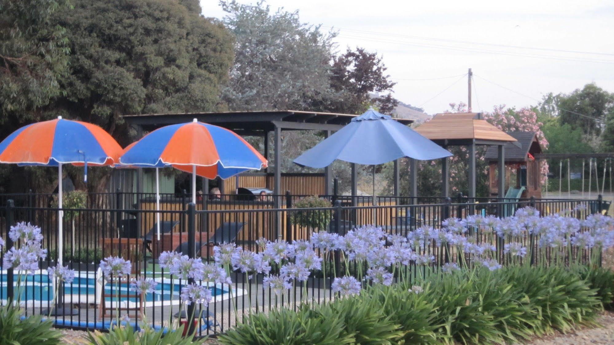Castle Creek Motor Inn Euroa Exterior foto